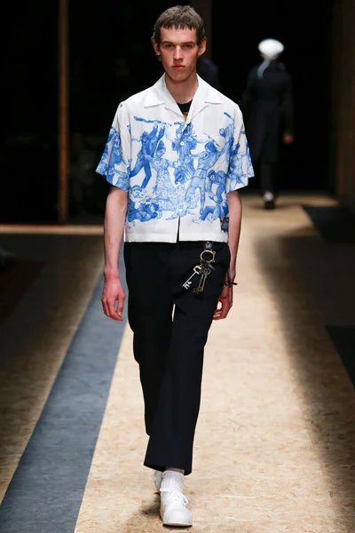 Look 5